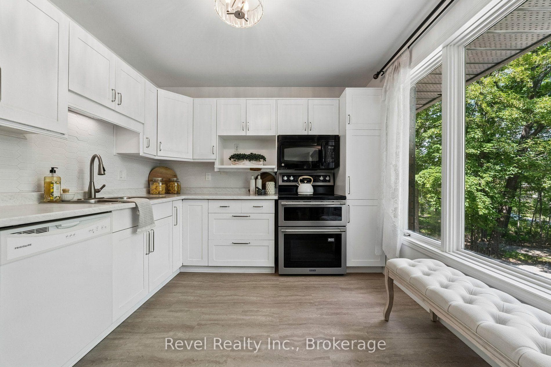 18 Bessie Avenue photo 23