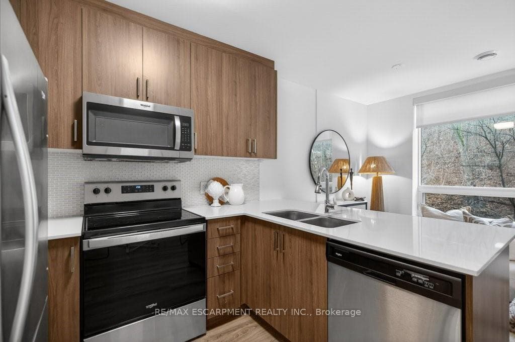 479 Charlton Avenue Unit 209 photo 17