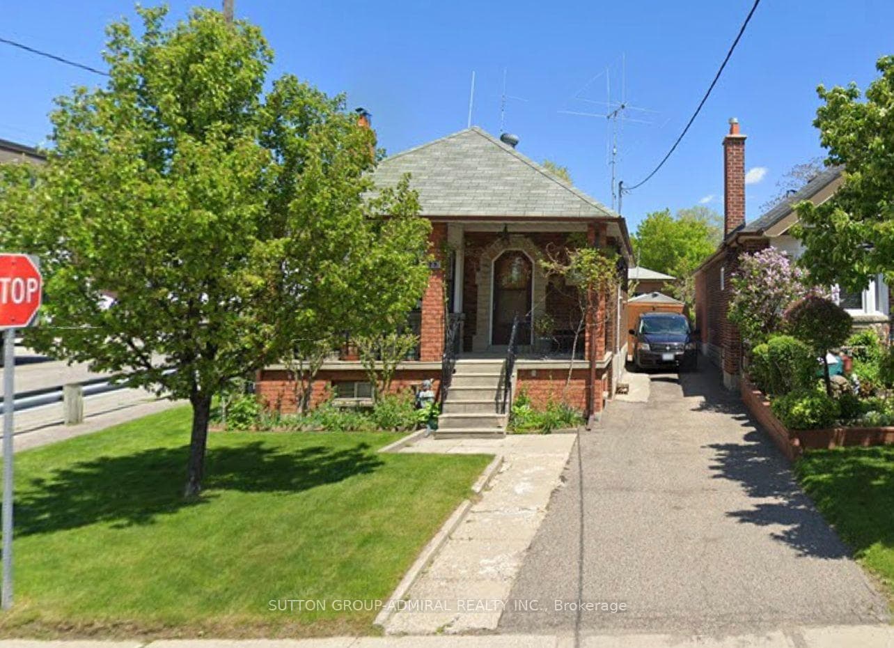 77 Chamberlain Avenue photo 1