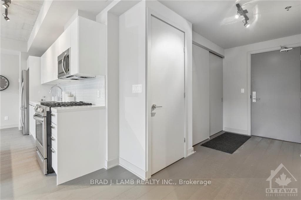 203 CATHERINE Street Unit 214 photo 9