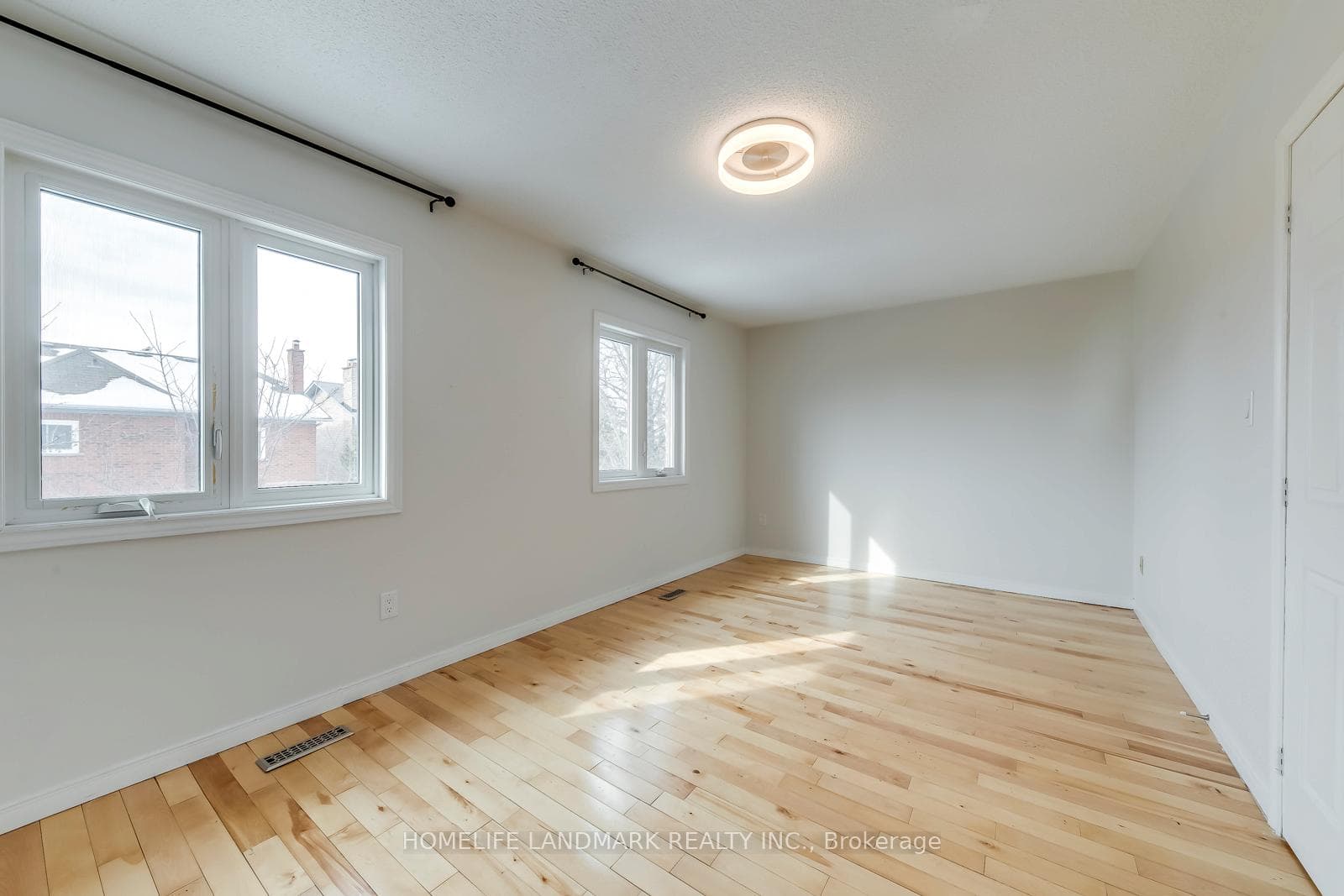 5492 Haddon Hall Road photo 30