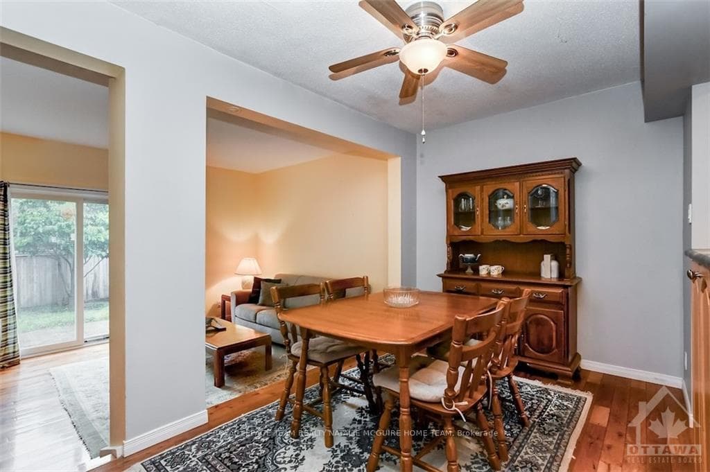 46 BARROW Crescent photo 4