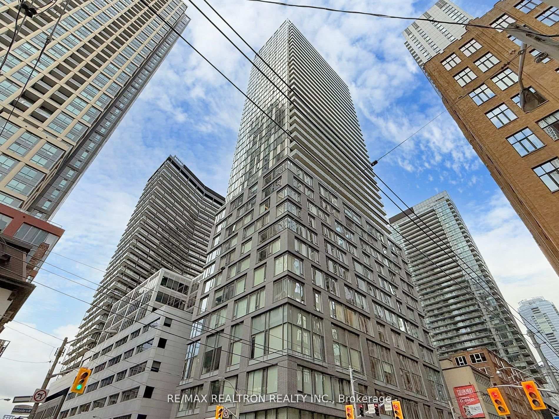 101 Peter Street Unit 3001 photo 4