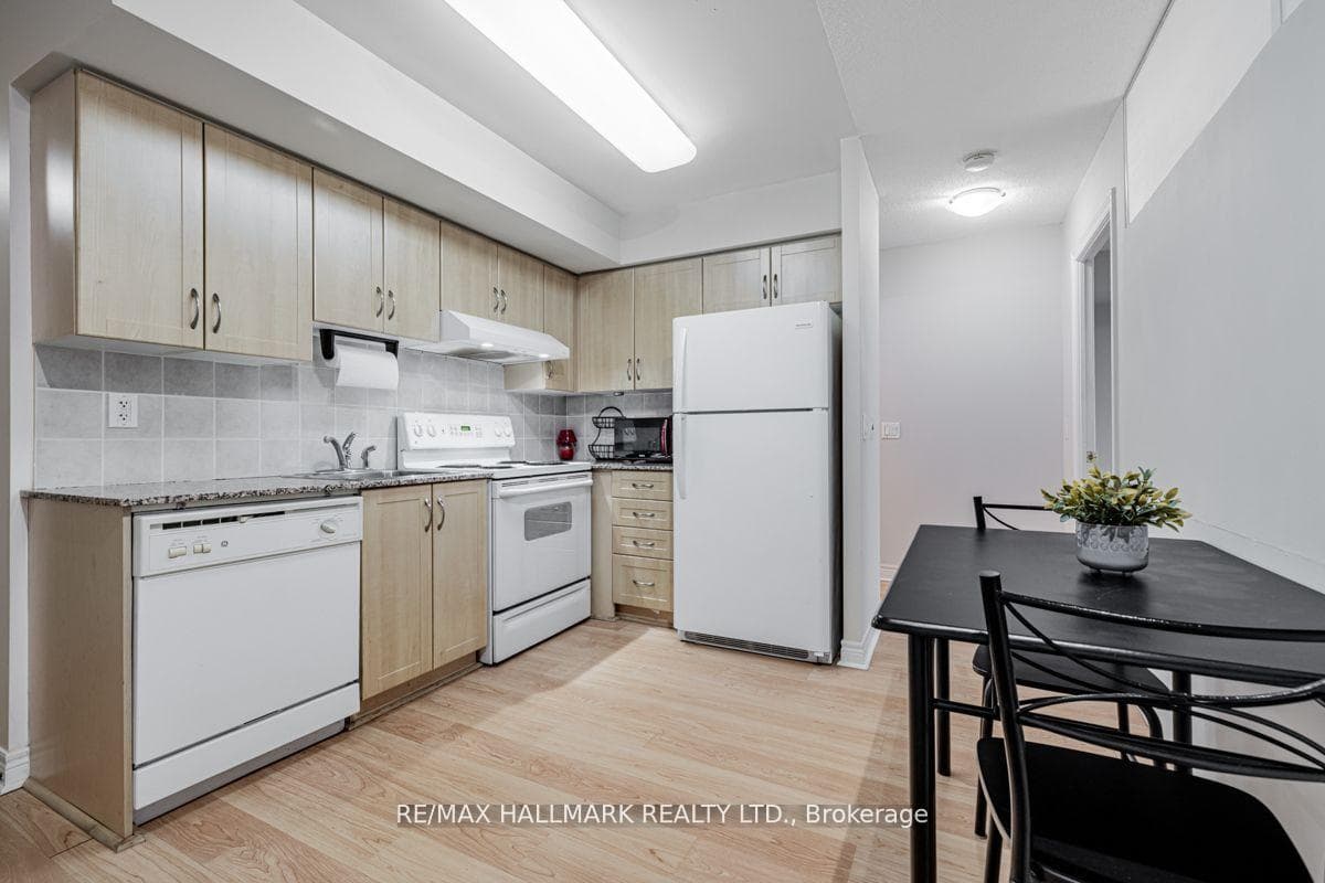 50 Disera Drive Unit 717 photo 9