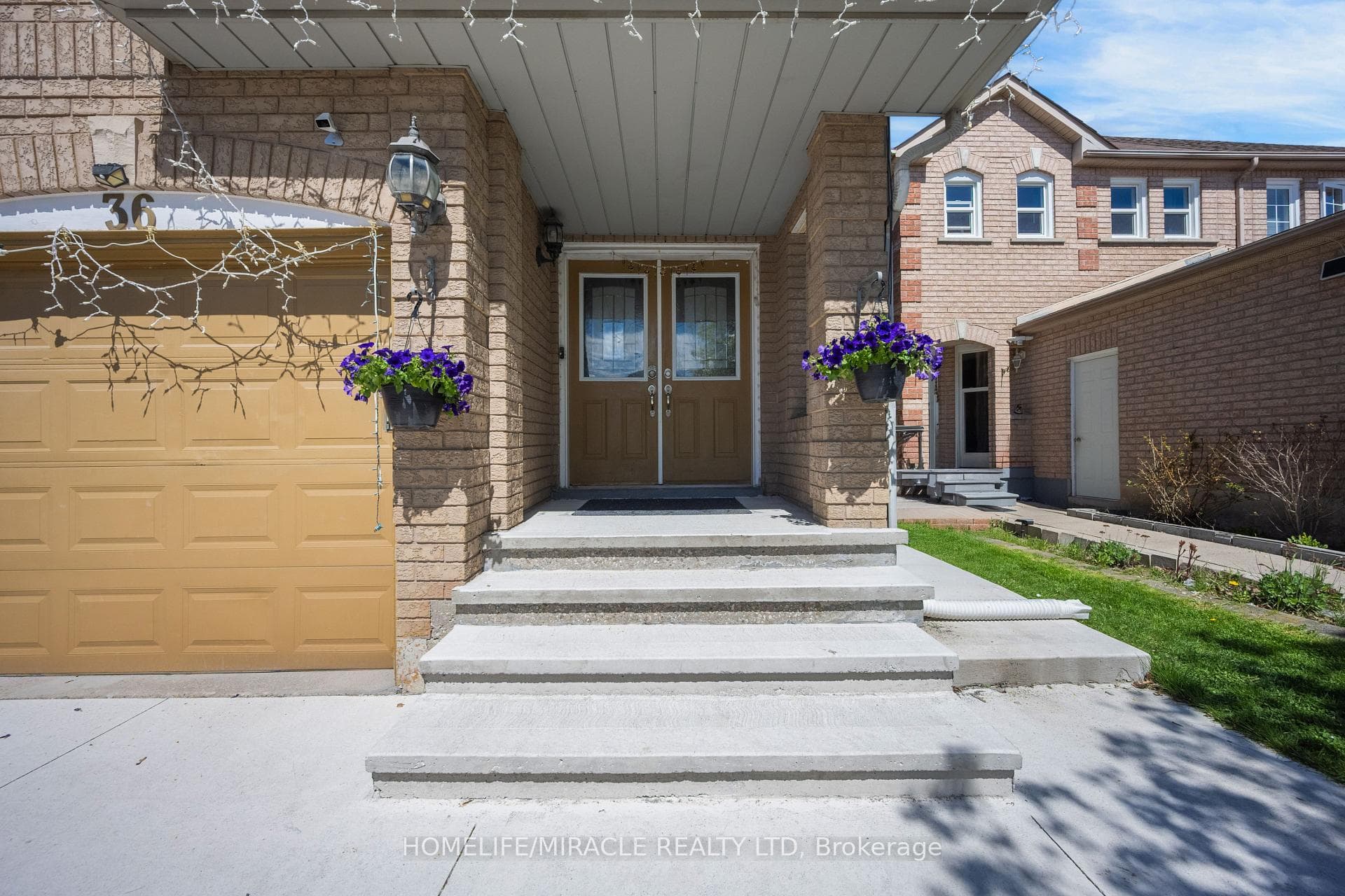 36 Herkes Drive photo 5