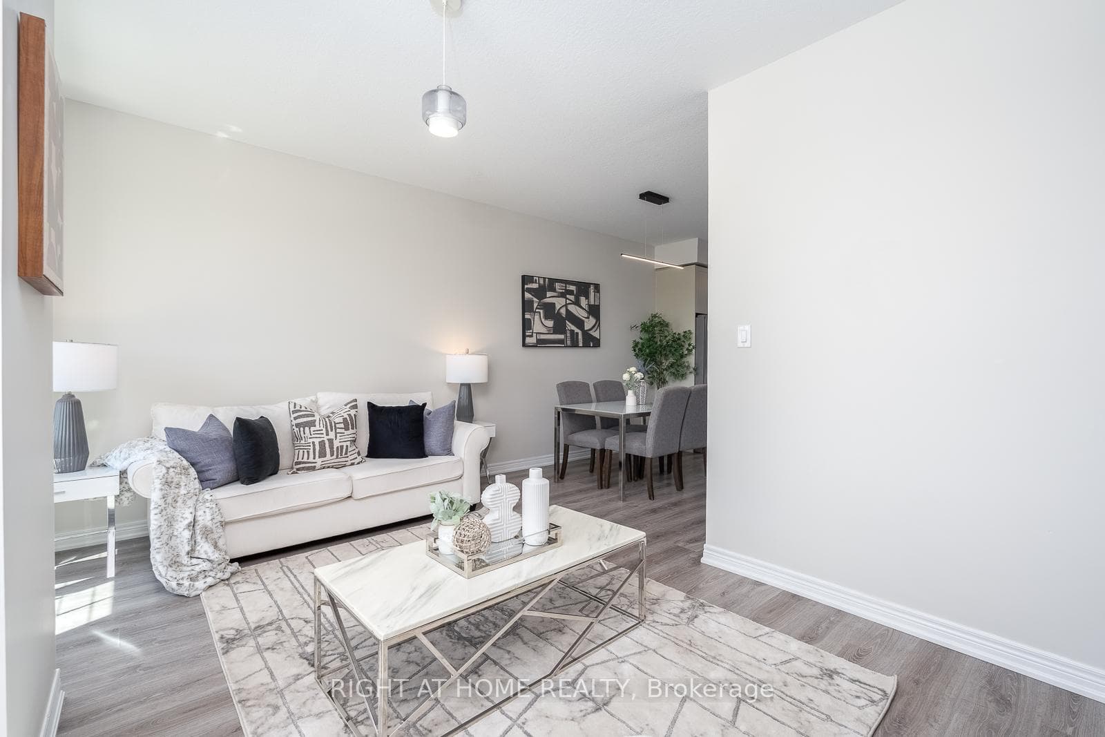 112 Hollywood Court photo 7