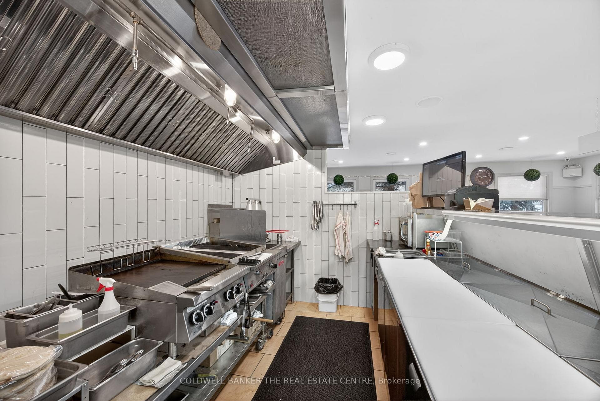 56 Yonge Street photo 22