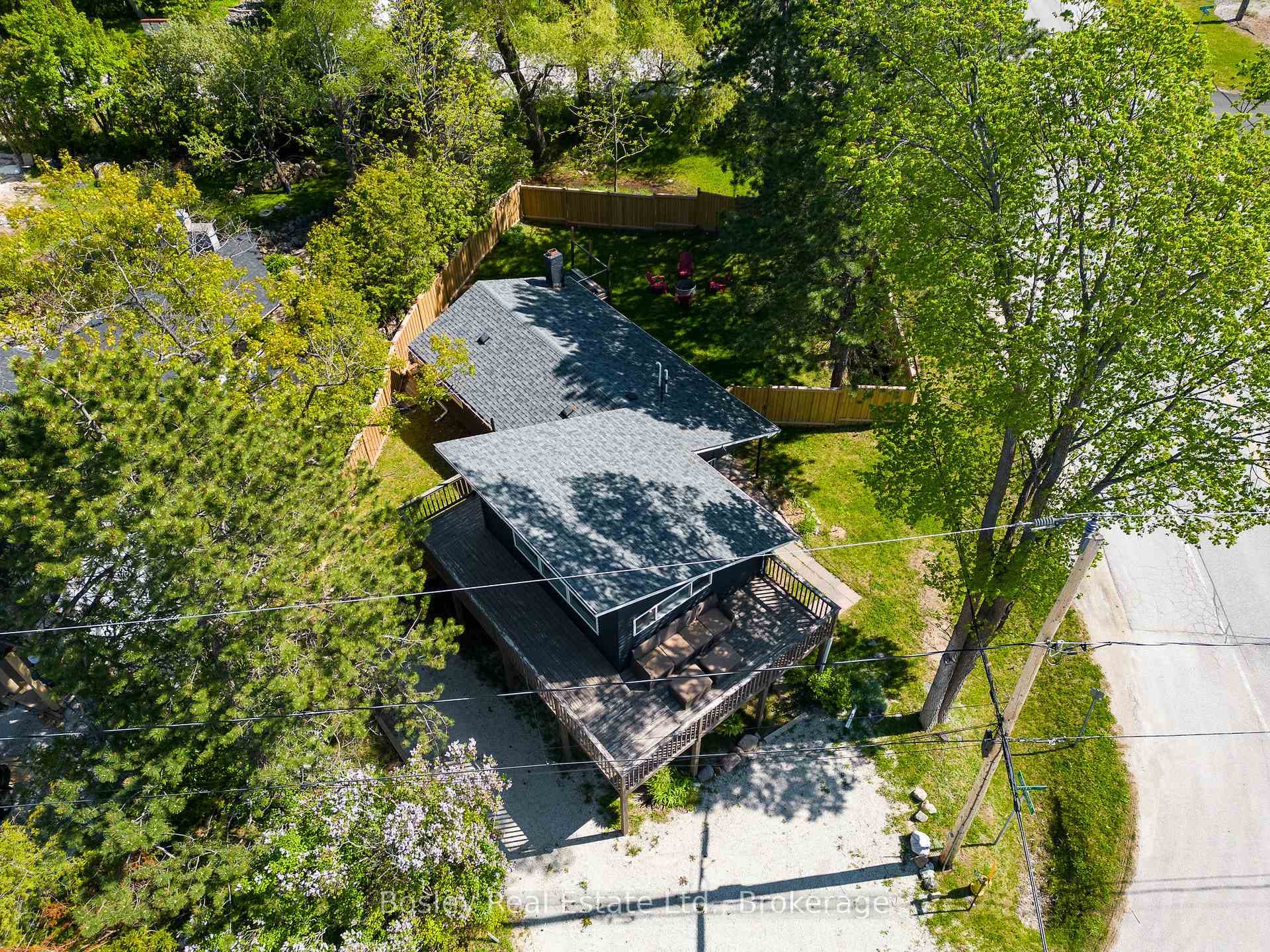 102 HELEN Street photo 35