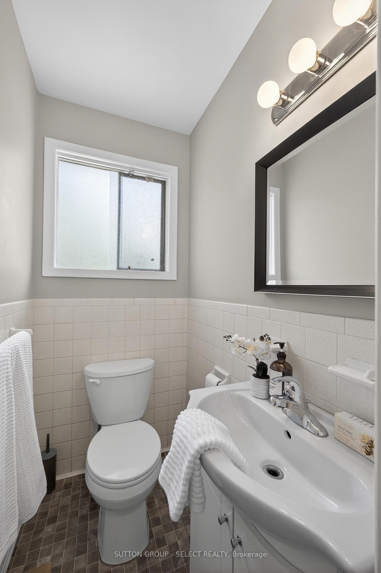 884 Notre Dame Drive Unit 7 photo 11