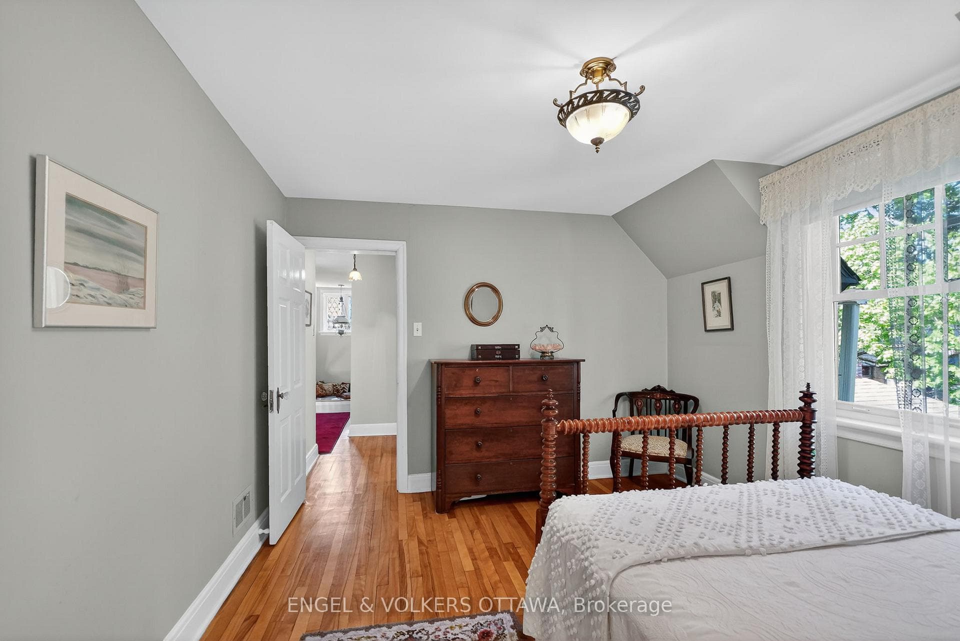 503 Piccadilly Avenue photo 26