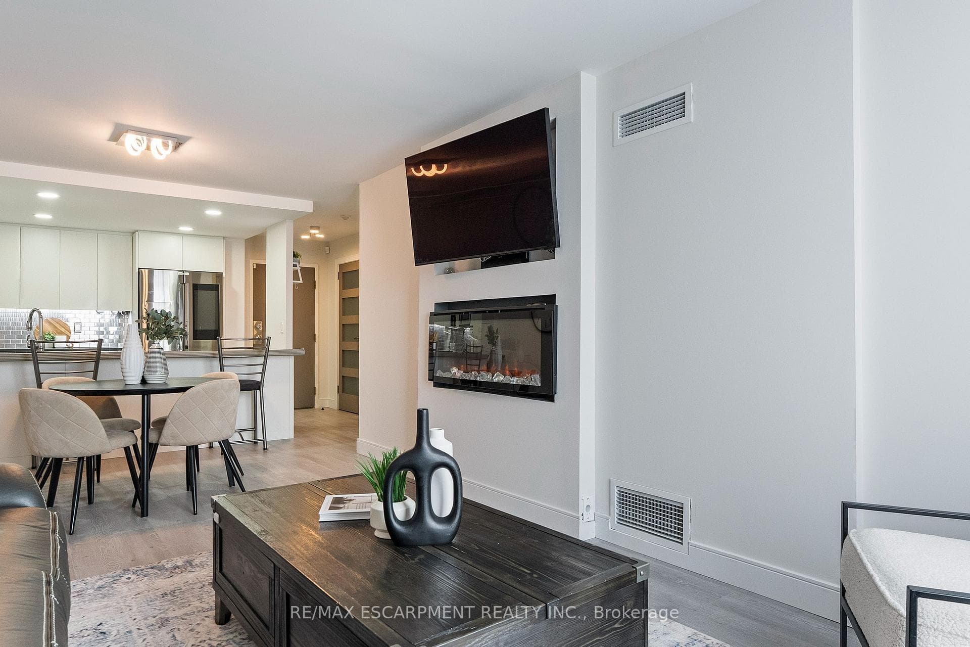 1155 Bough Beeches Boulevard Unit 406 photo 12