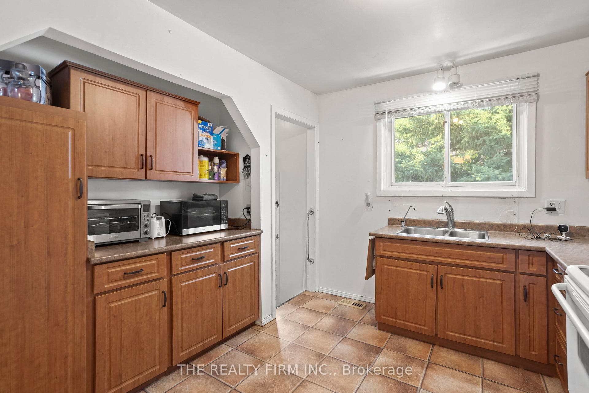 681 Ladybrook Crescent photo 14