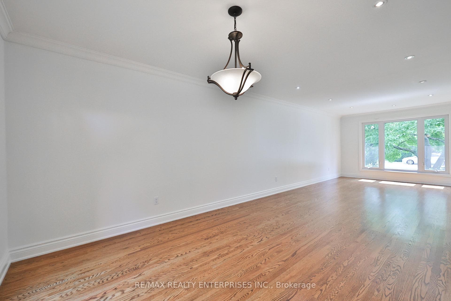 2501 Benedet Drive photo 18