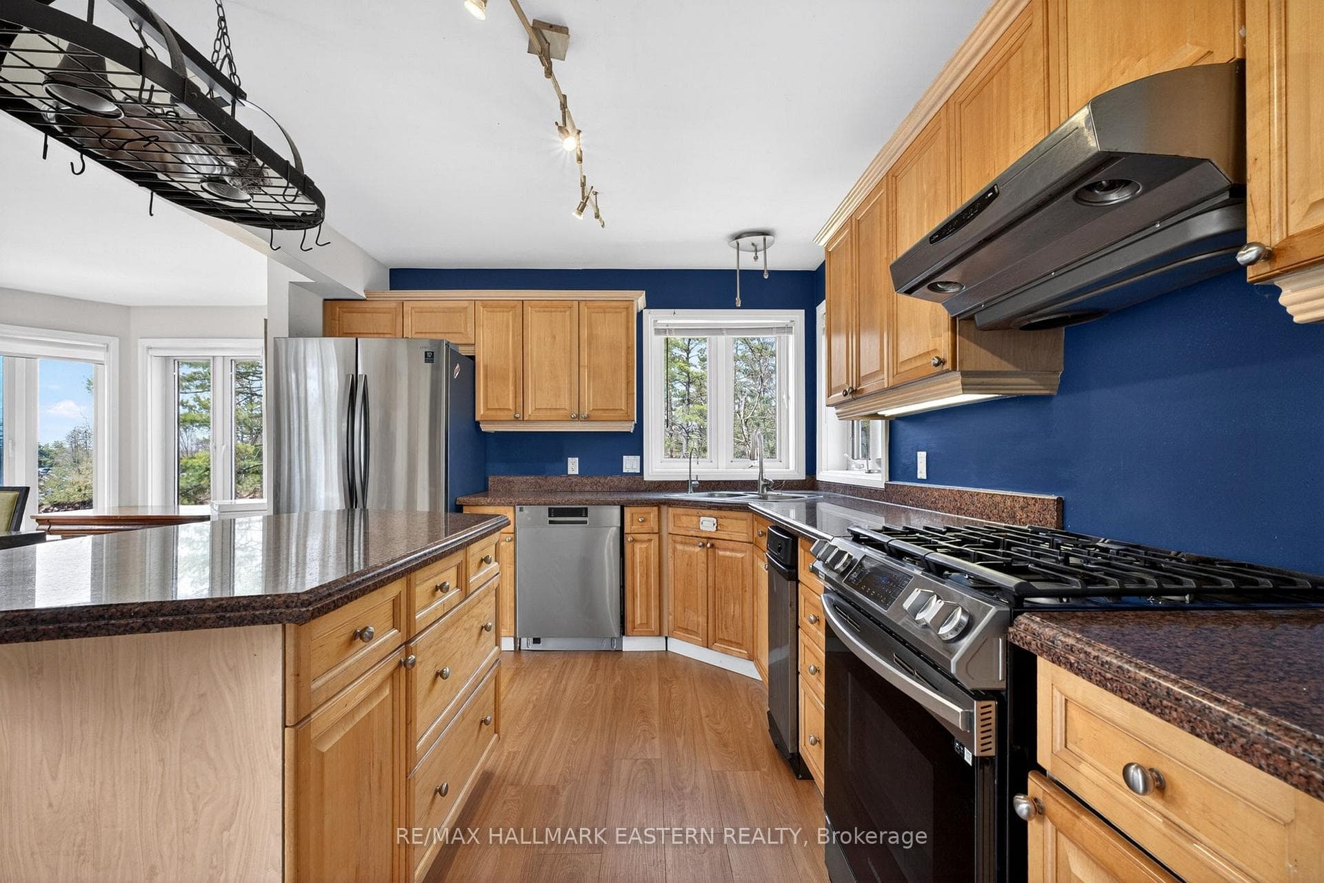 1890 Morrow Lane photo 11