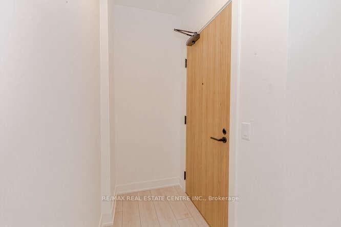 15 Mercer & Blue Jays Way Street Unit 722 photo 3