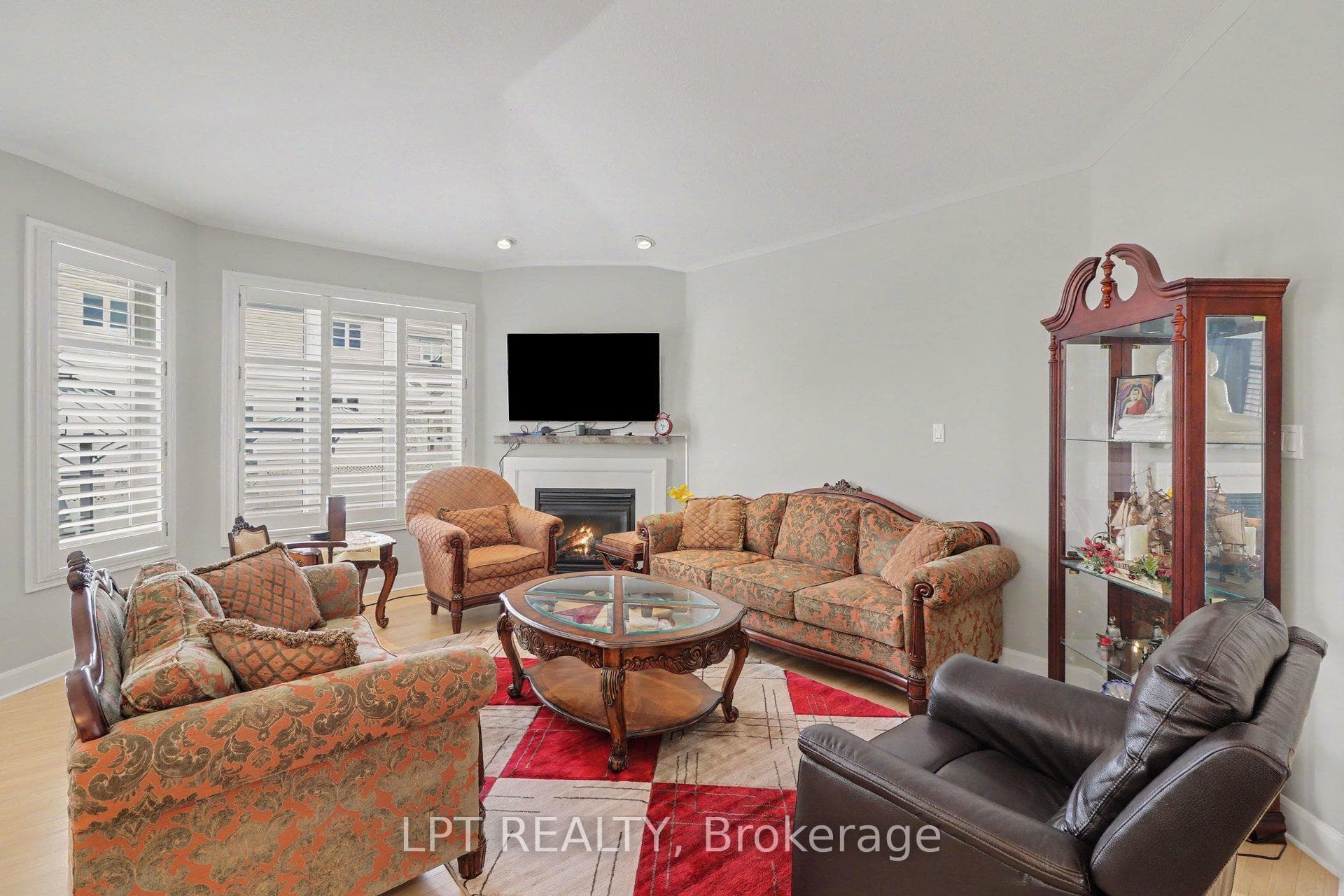 1942 CAPRIHANI Way photo 6
