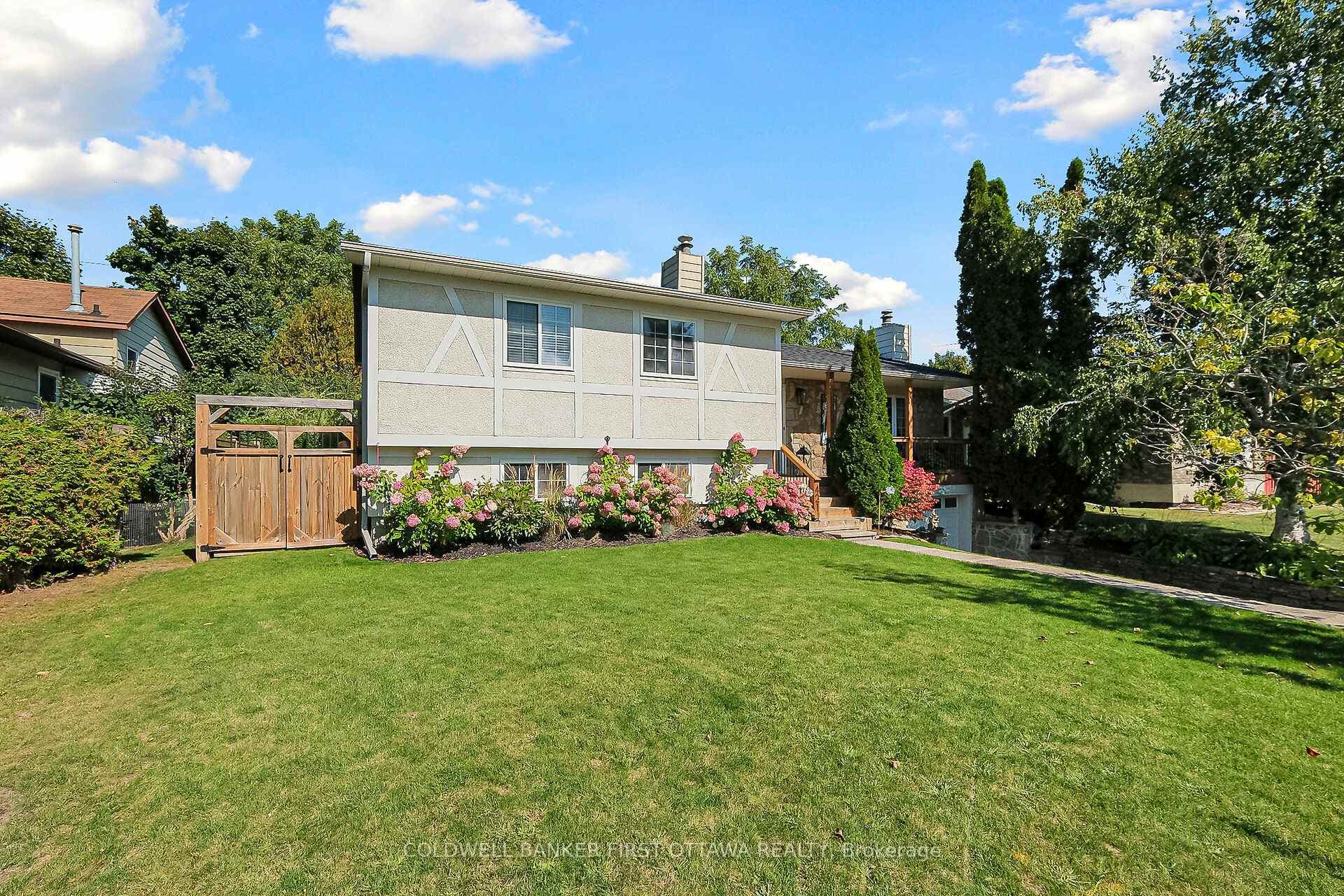 421 Ferrill Crescent photo 1