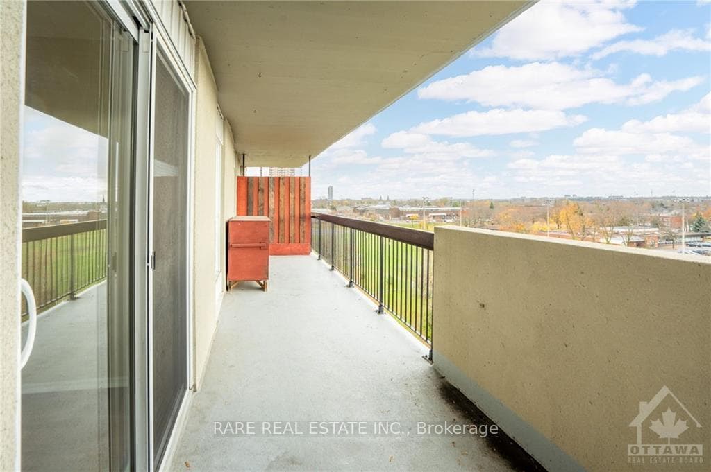158C MCARTHUR Avenue Unit 709 photo 24