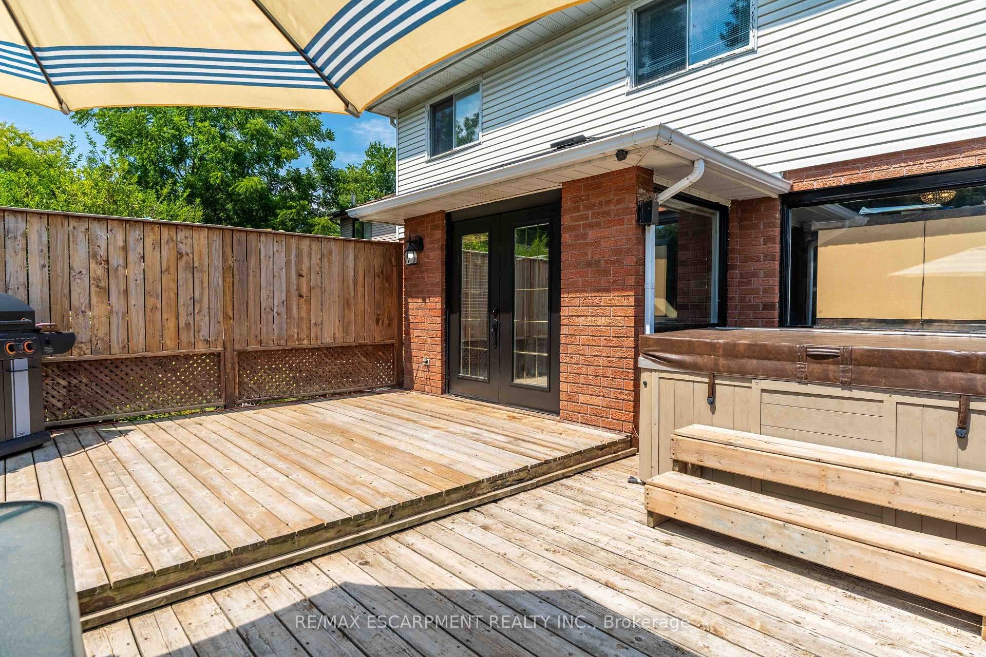 54 SELKIRK Street photo 39