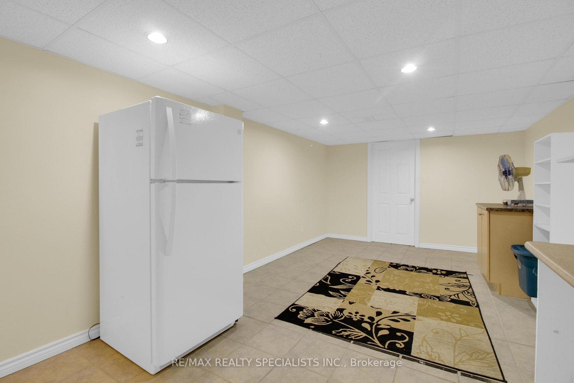 2386 BAINTREE Crescent photo 45
