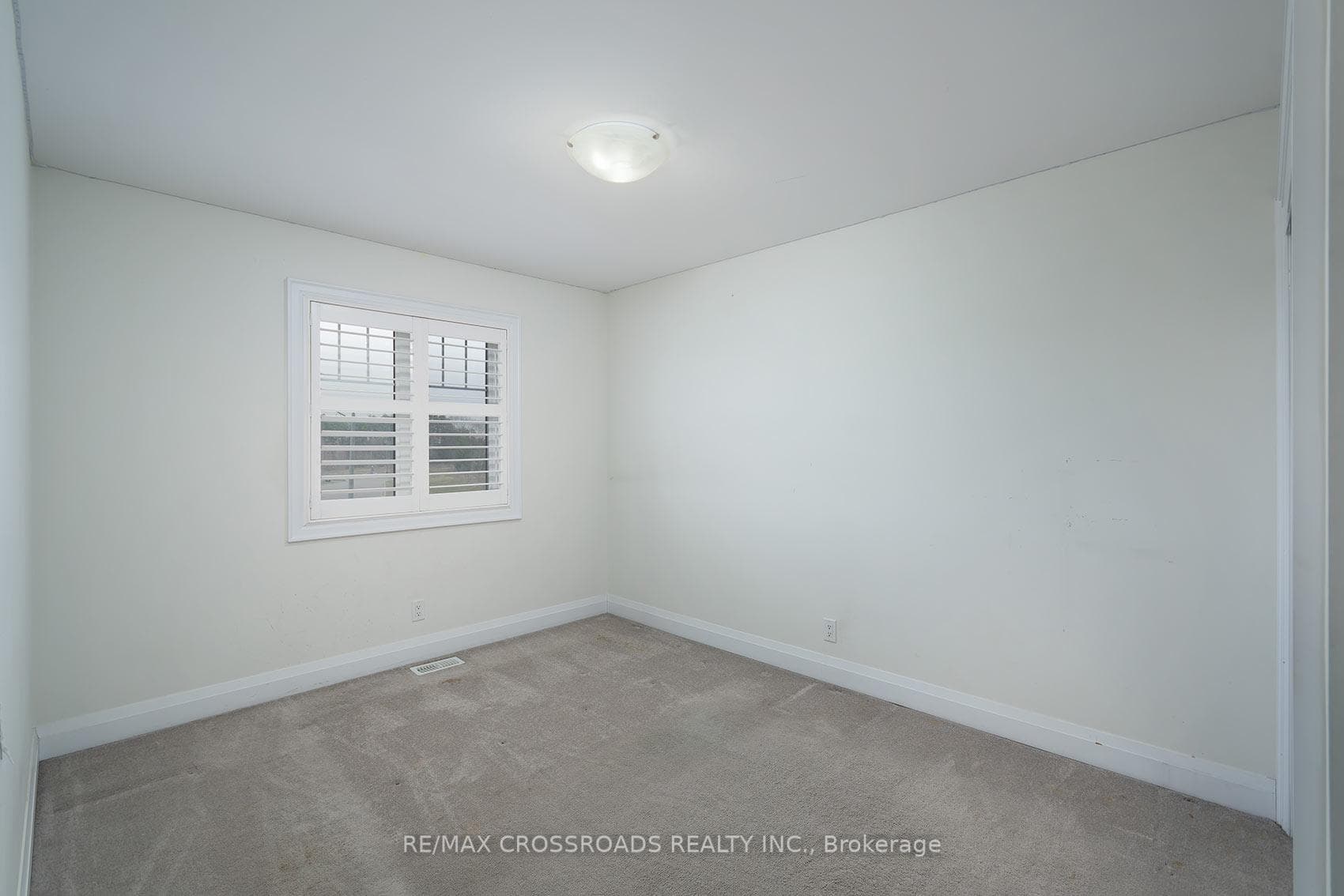 2300 Dobbinton Street photo 35