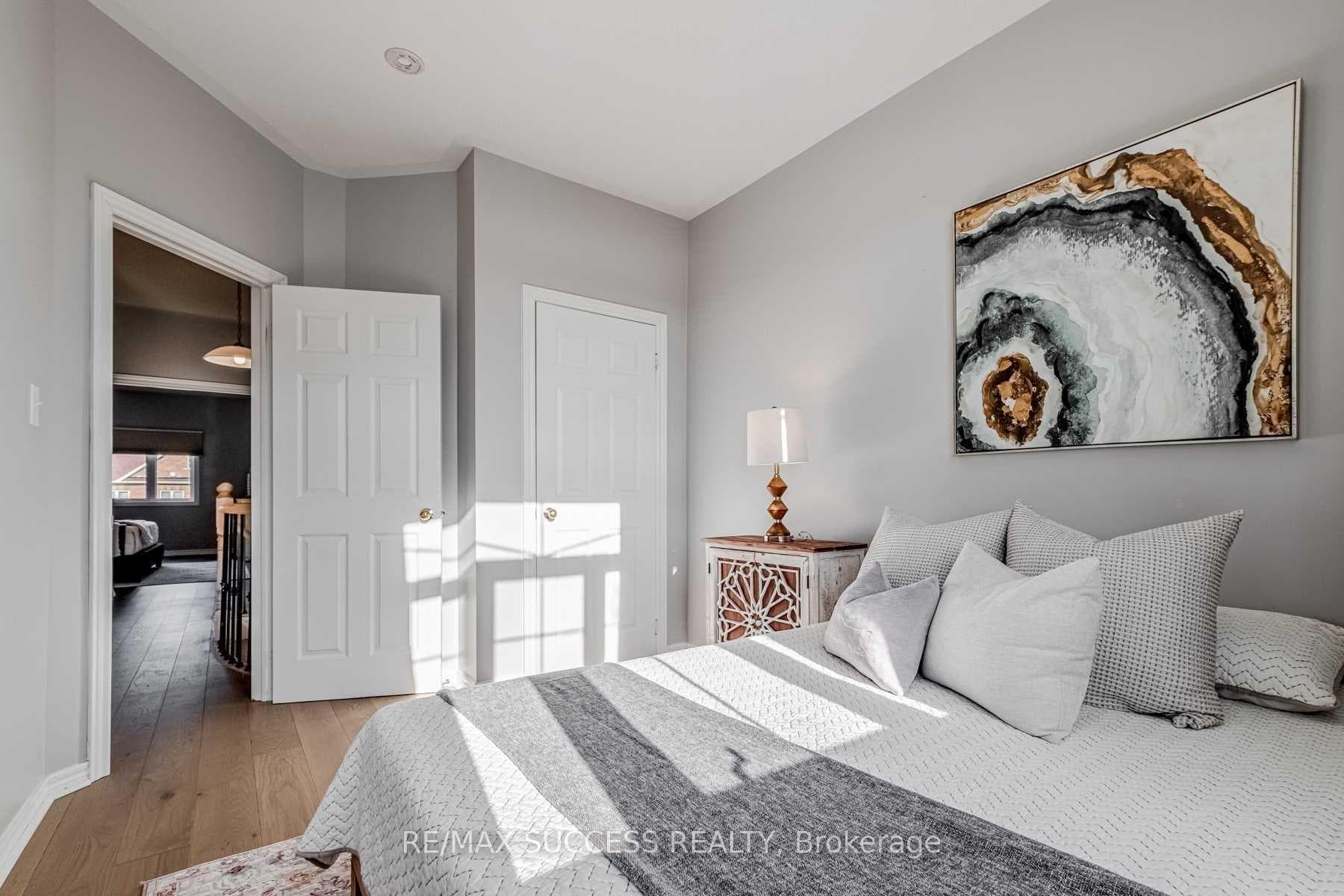 5399 Festival Drive photo 16
