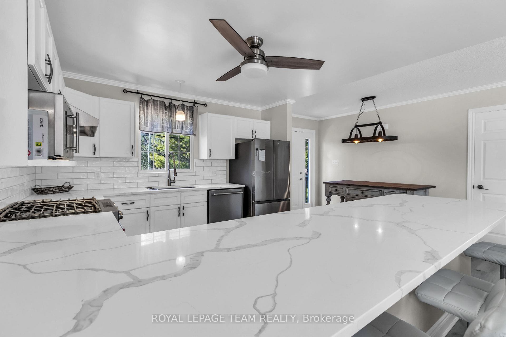 7706 Alfred Street photo 16
