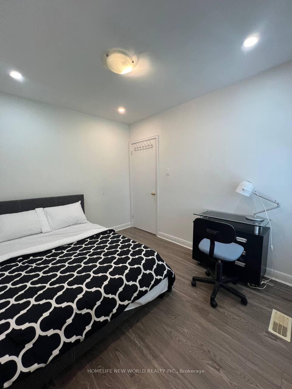 39 Otonabee Avenue photo 15