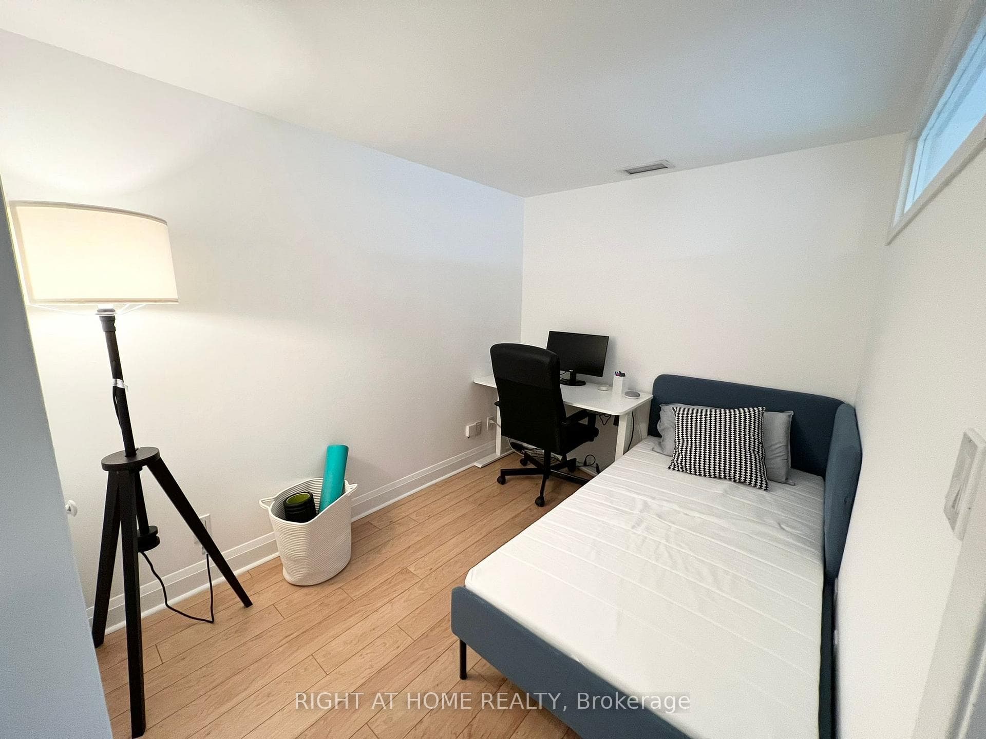 18 Merton Street Unit 507 photo 16