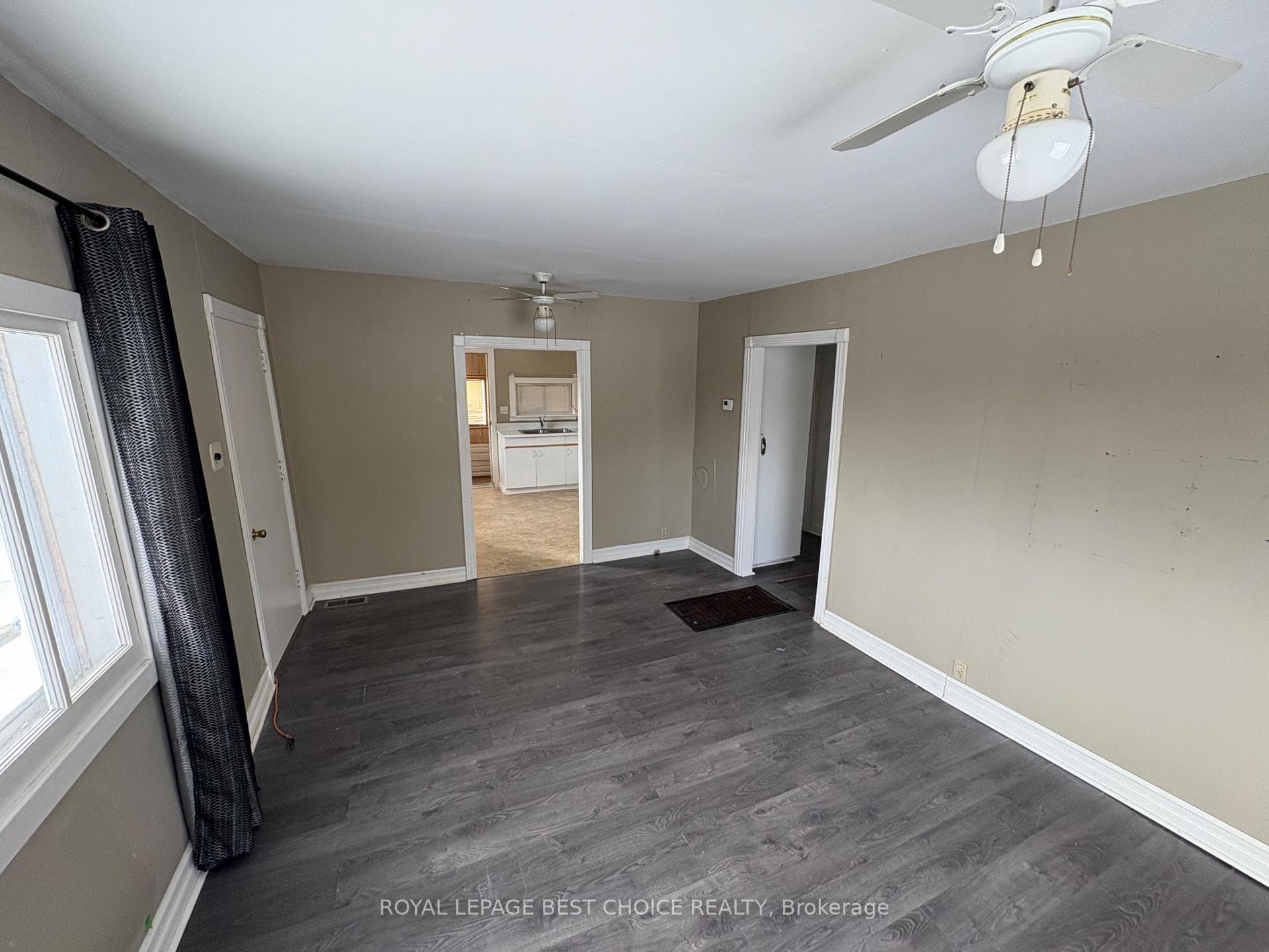 180 Rorke Avenue photo 8
