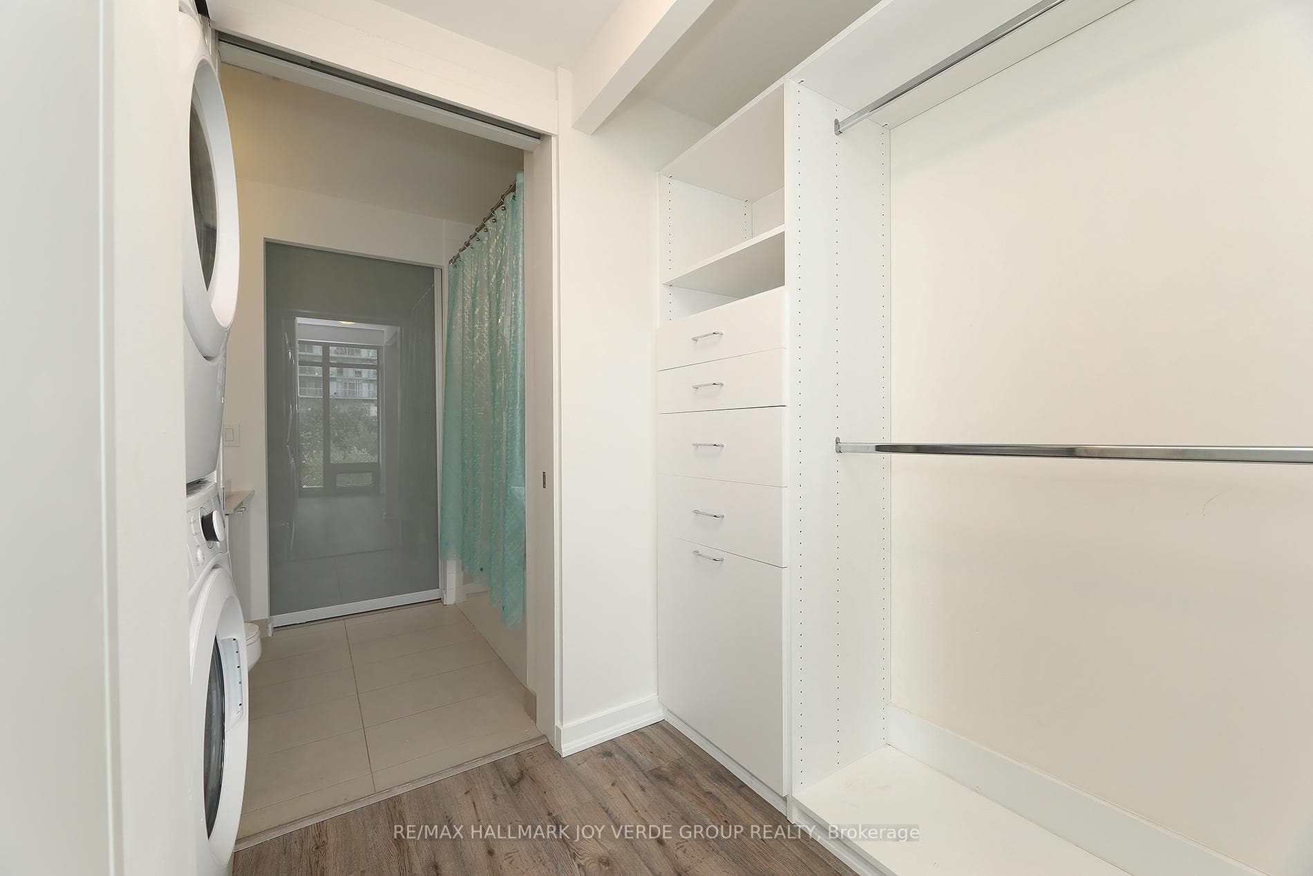 105 The Queensway N/A Unit 314 photo 17