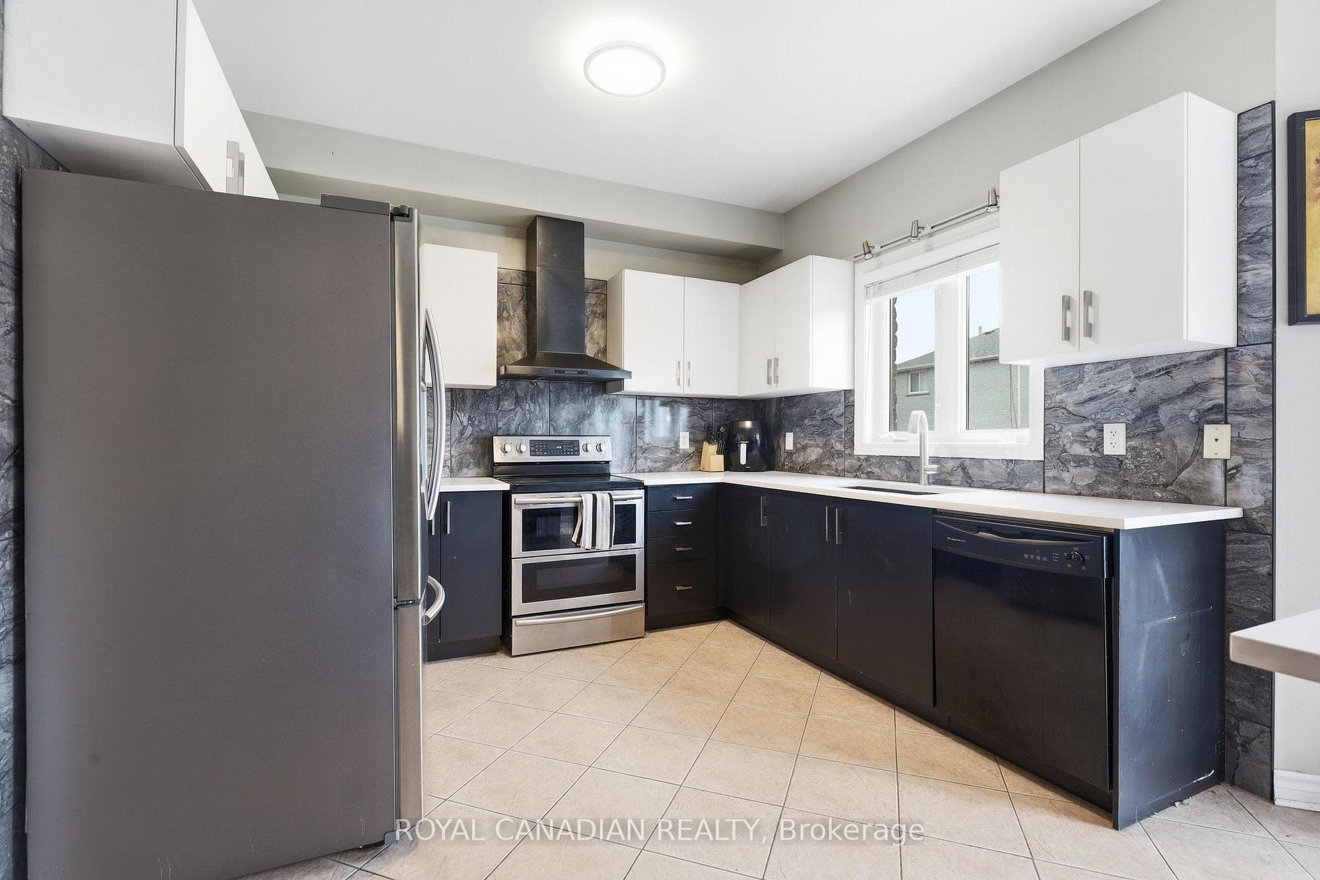 264 Country Lane photo 9