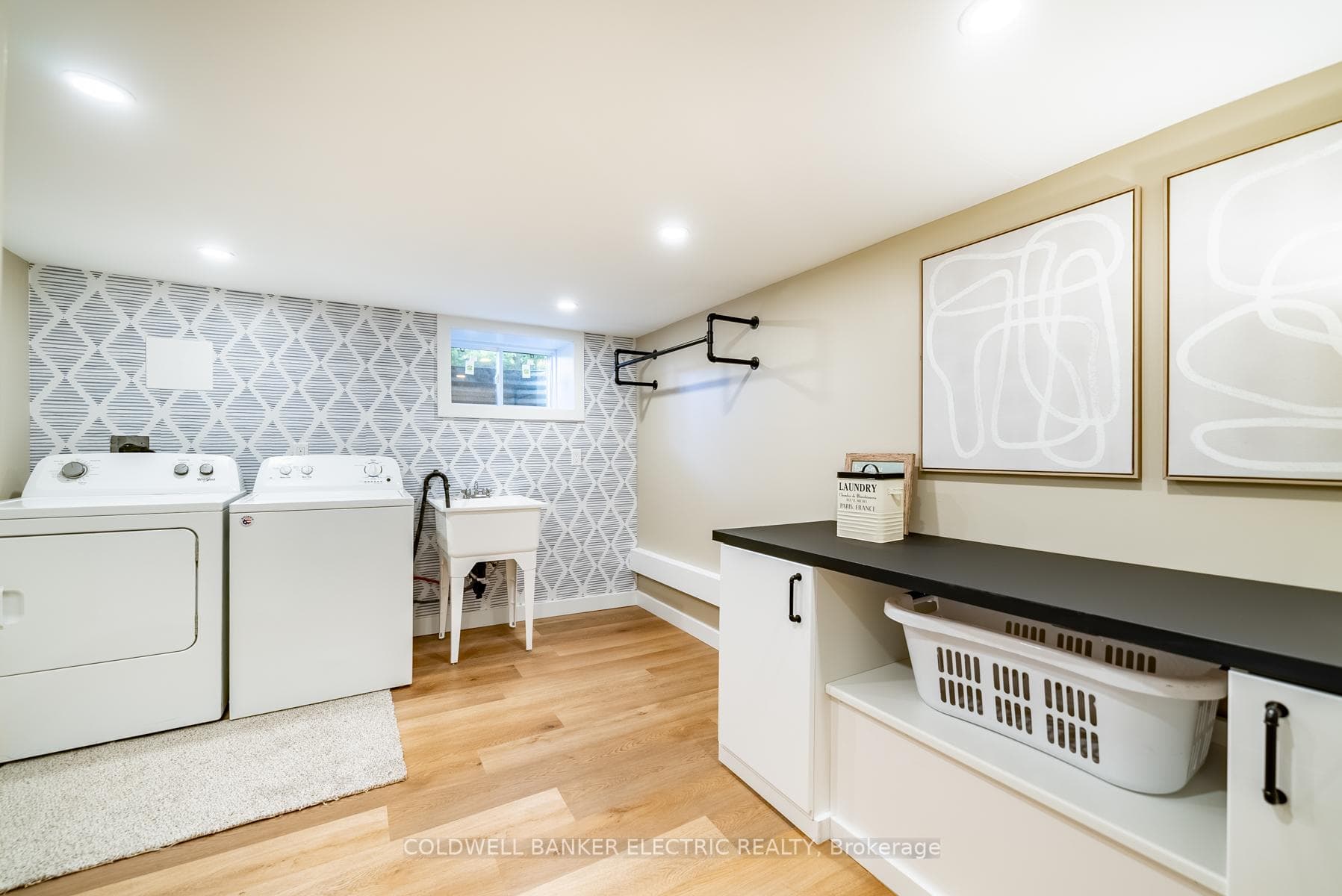 422 Bellevue Street photo 20