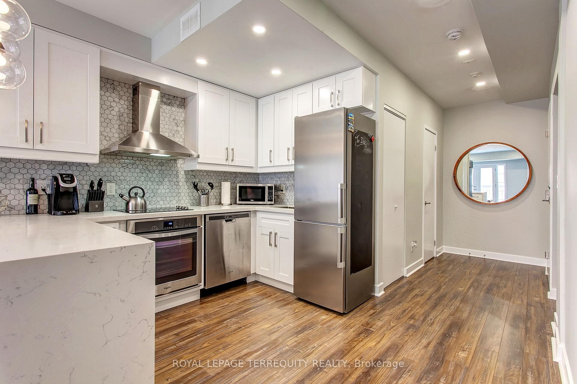 539 Jarvis Street Unit Ph5 photo 10