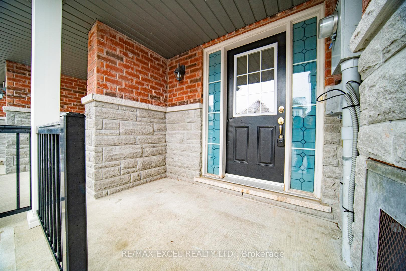 155 Sir Sanford Fleming Way photo 2