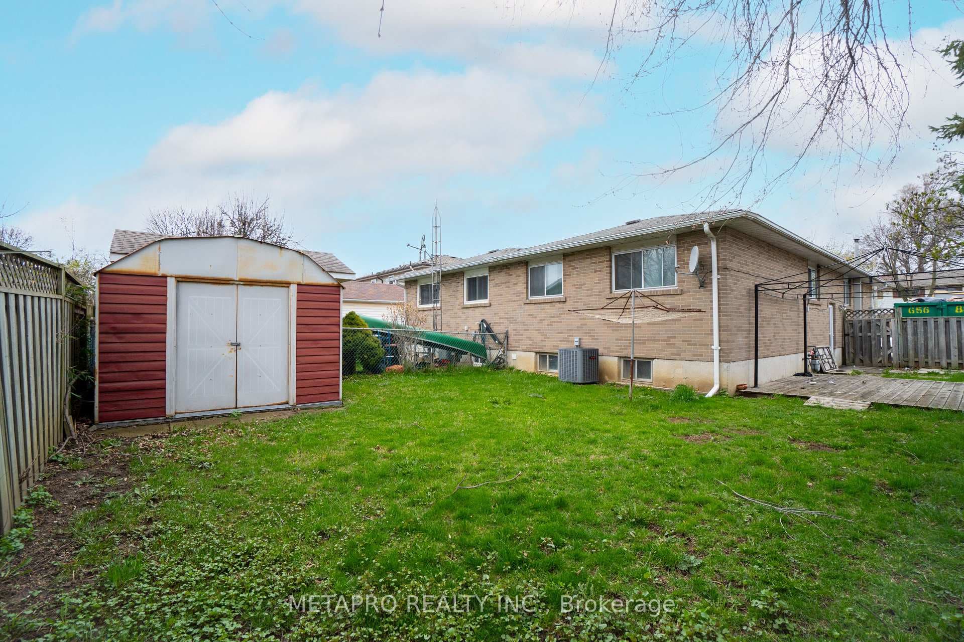 270 Archdekin Drive photo 23