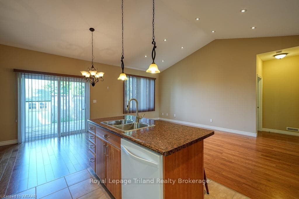 277 HURON Street photo 21