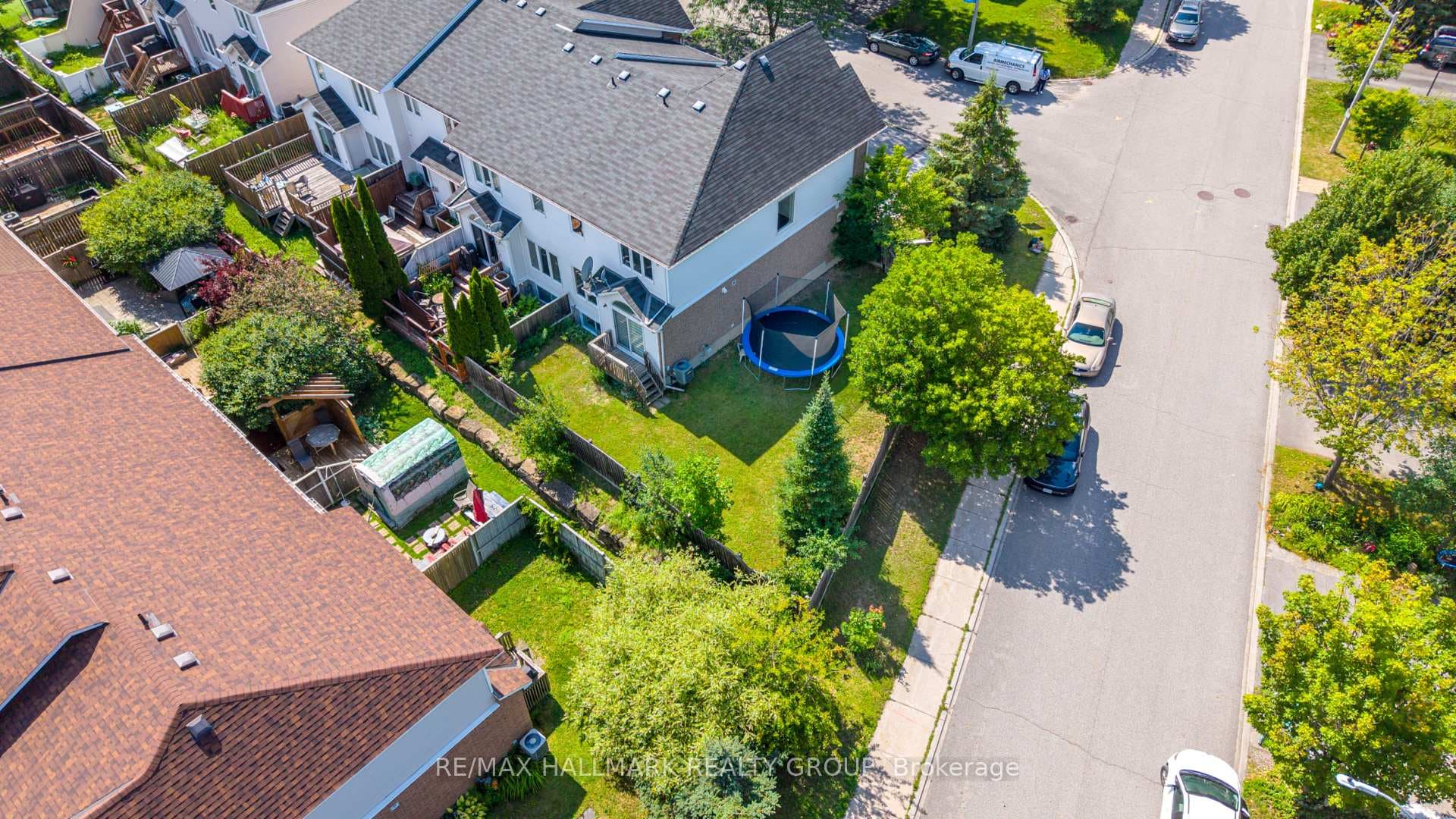 599 Malkowski Street photo 33
