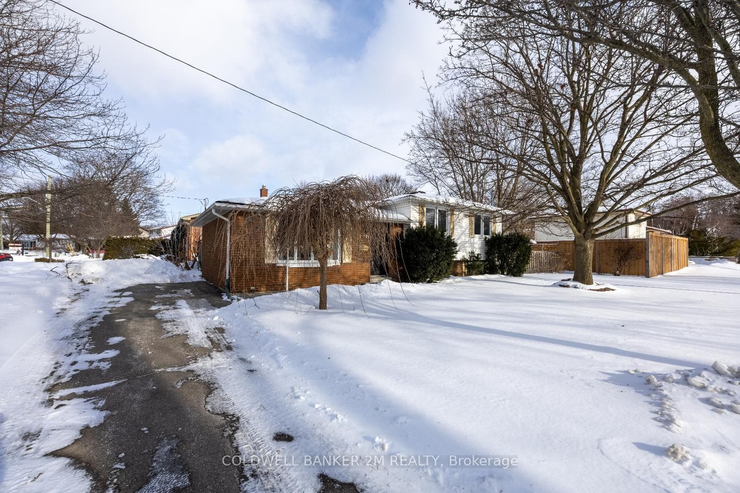 1076 Carolyn Avenue photo 2