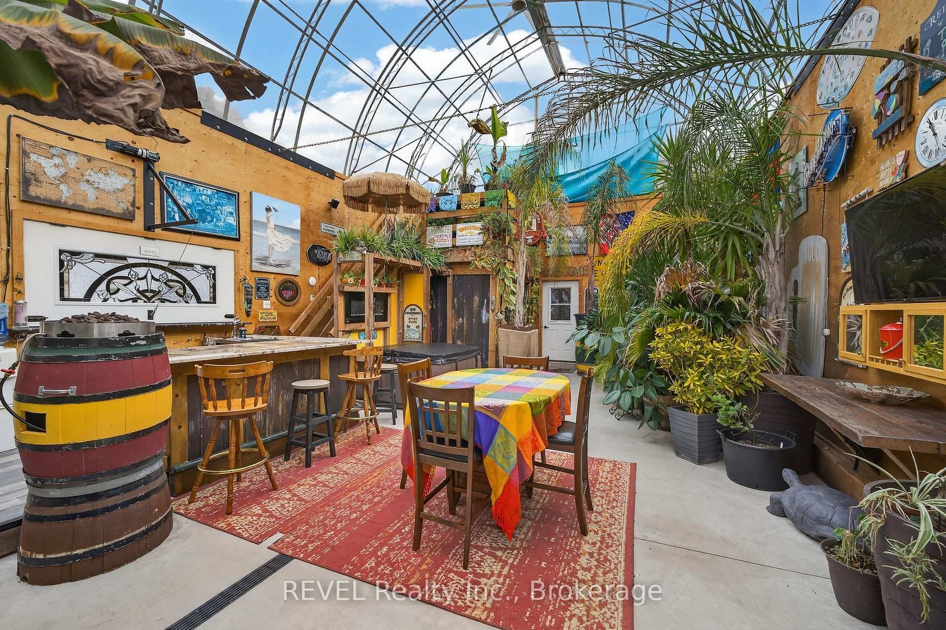 573 CANBORO Road photo 36