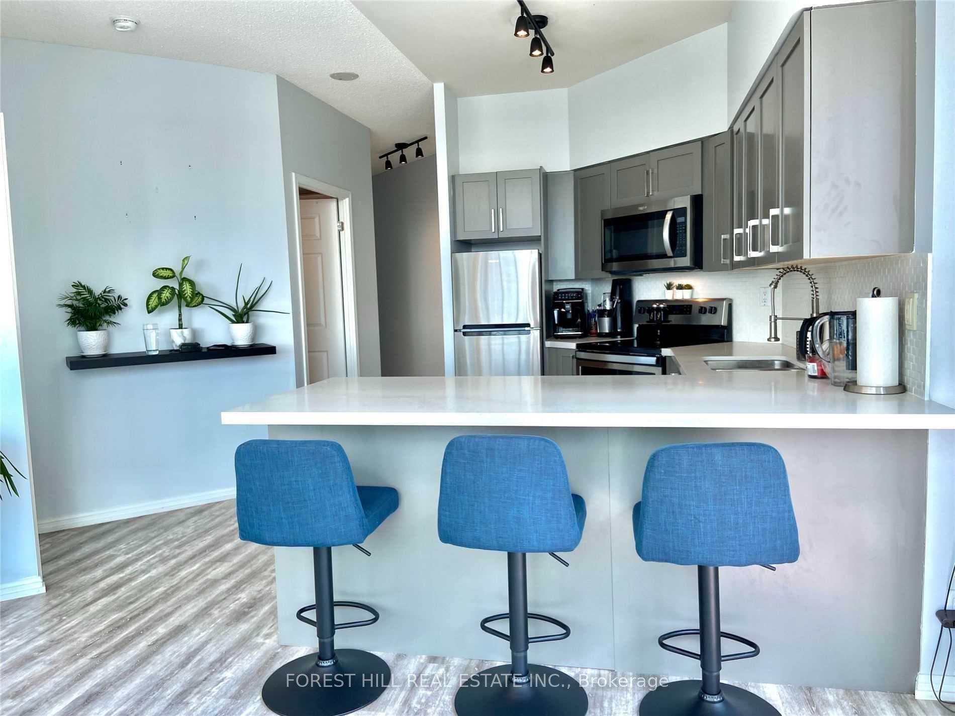 230 Queens Quay Unit 1526 photo 5