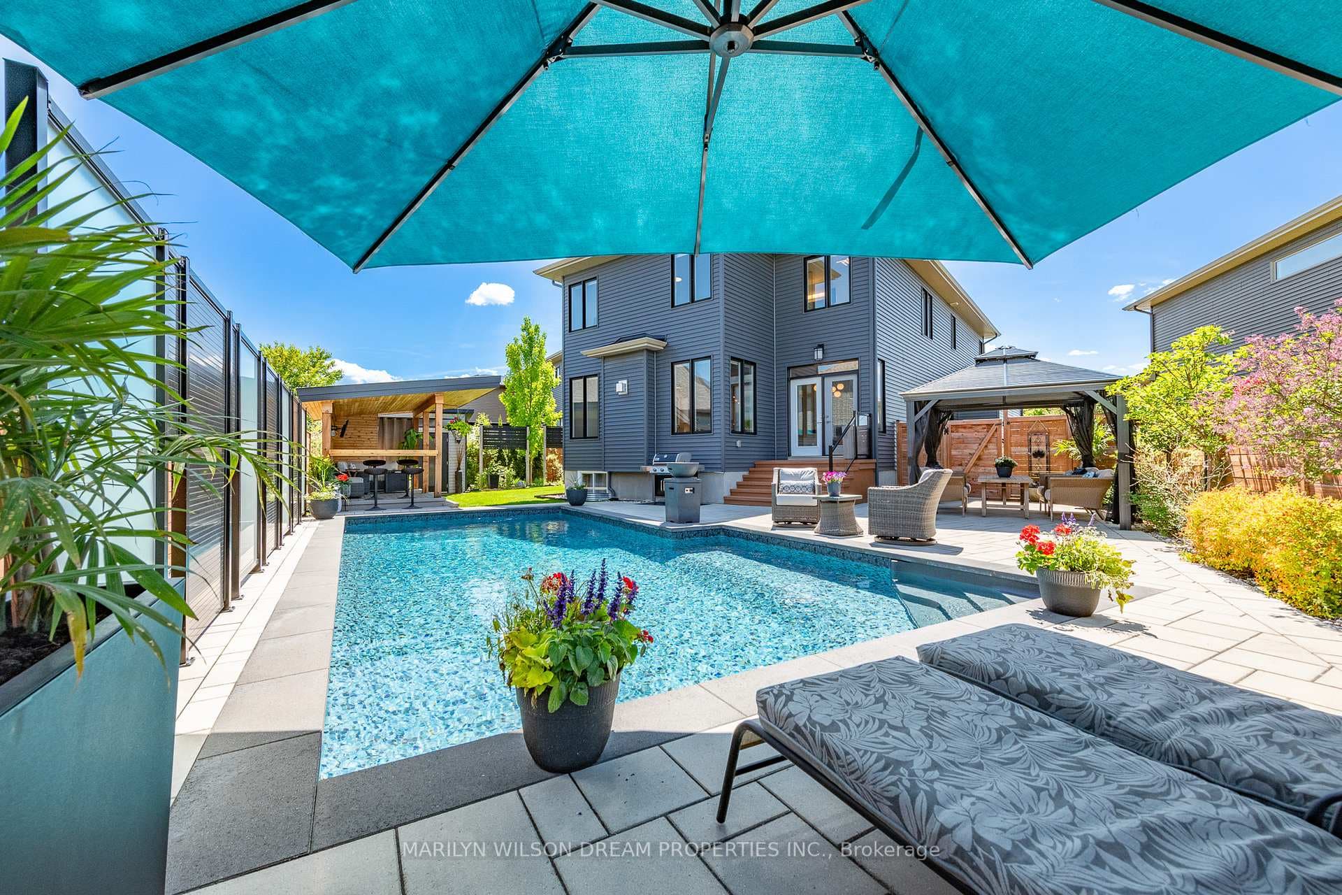 228 Onyx Crescent photo 39