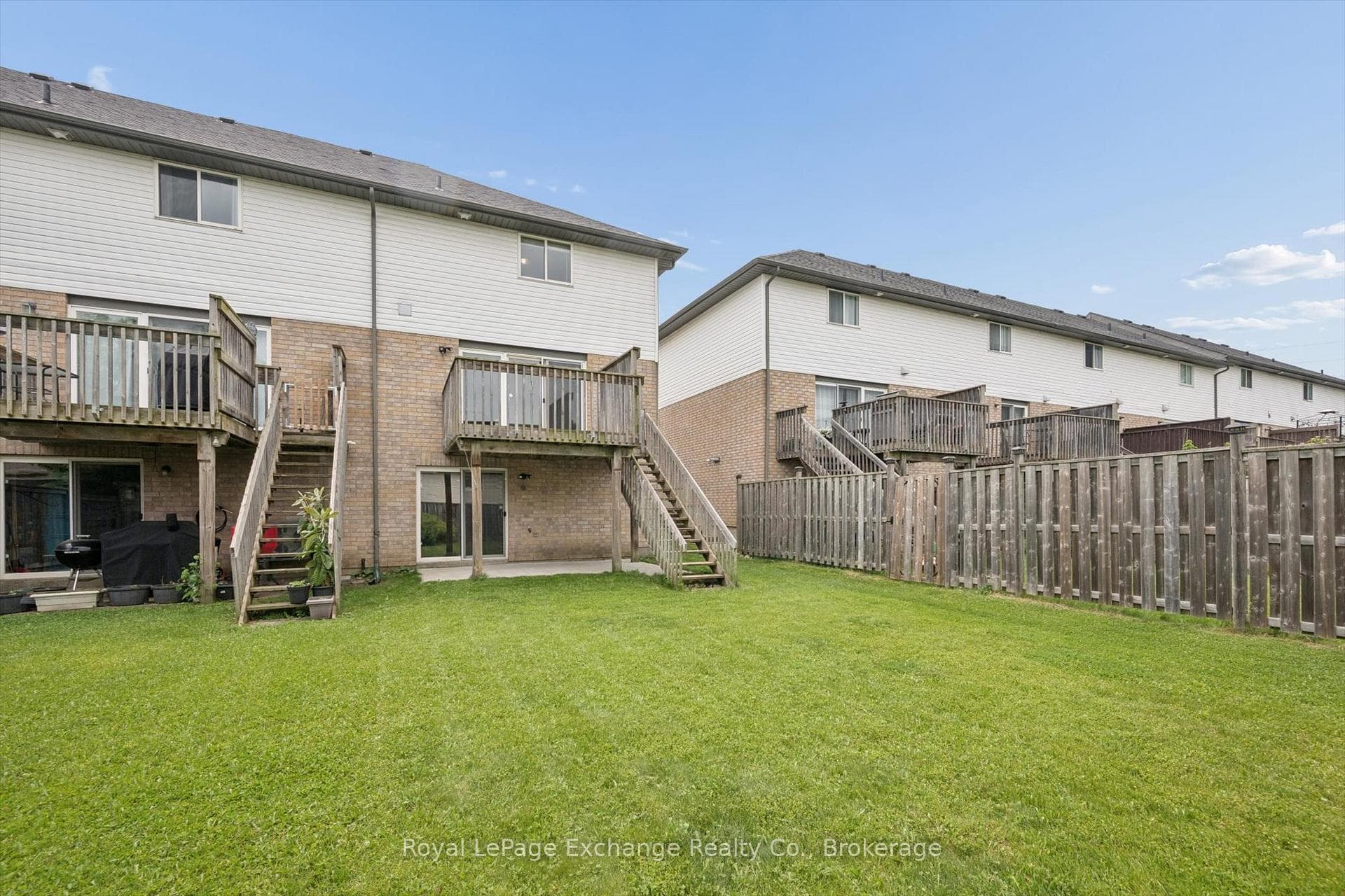 64 Hasler Crescent photo 38