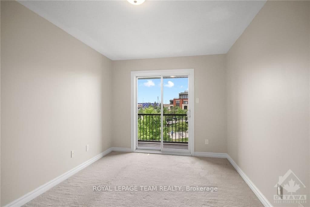 144 LINDENSHADE Drive Unit B photo 18