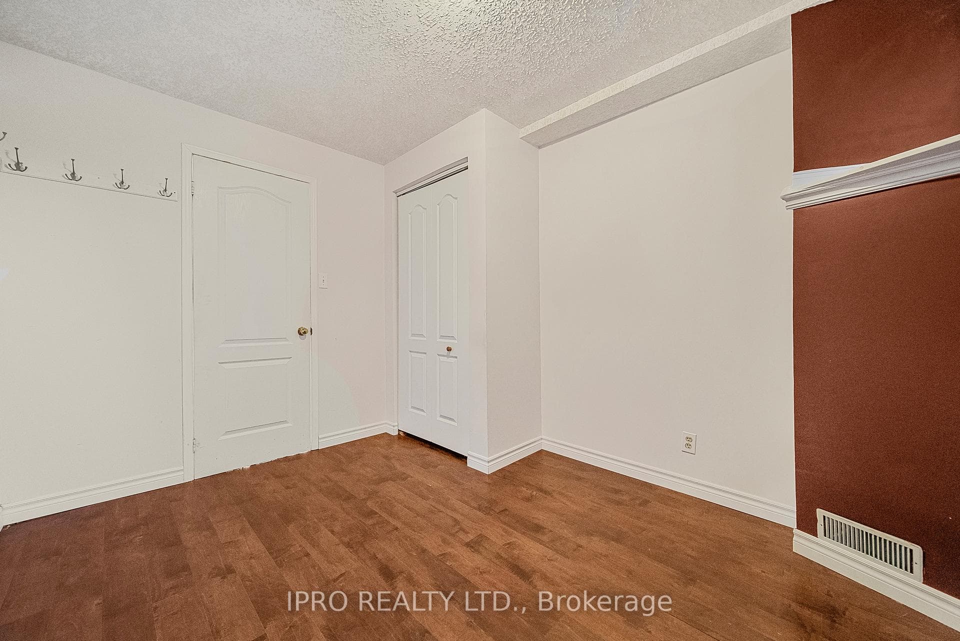 34 Oak Hill Drive photo 25