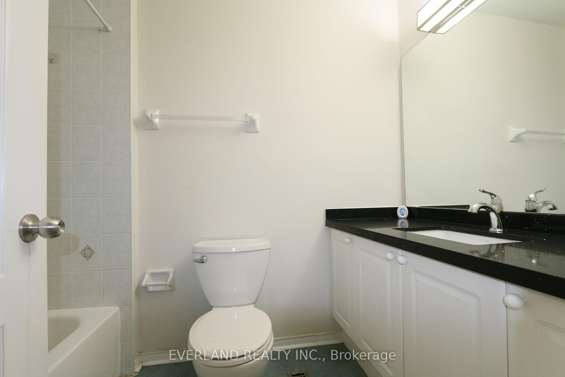 74 Colonial Crescent photo 23