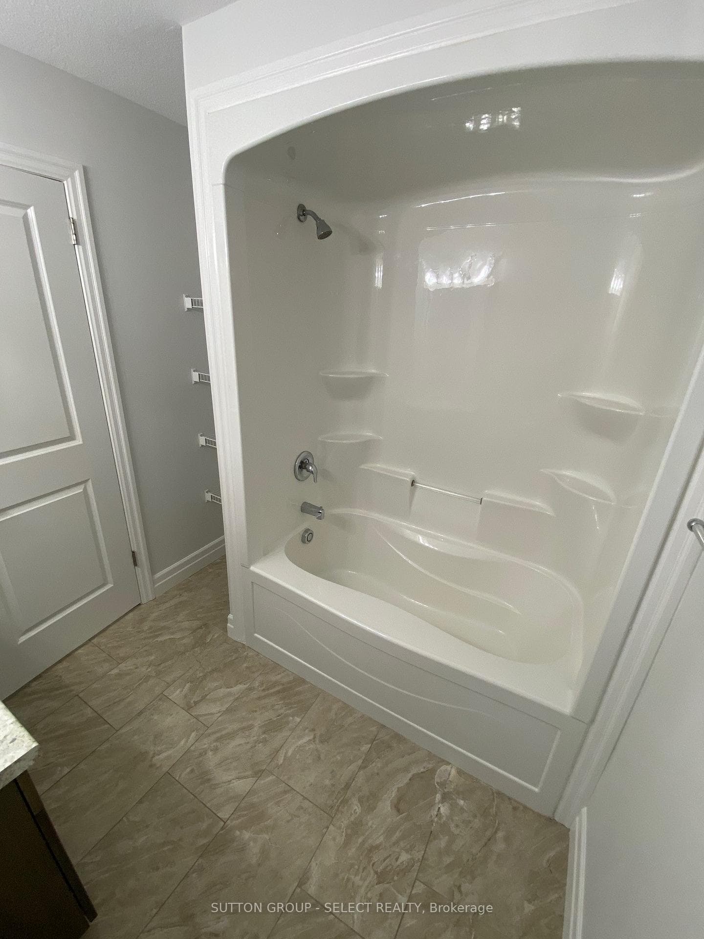 1023 Devonshire Avenue Unit 24 photo 34