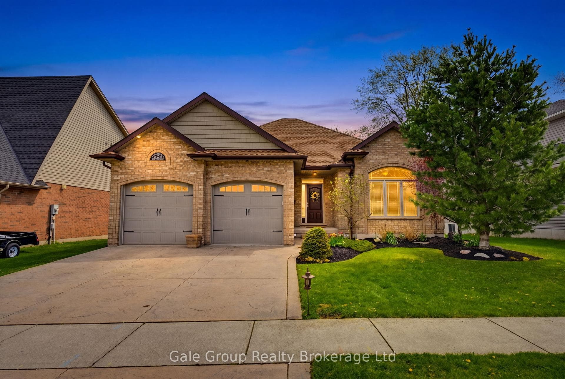 808 Stonegate Drive photo 2