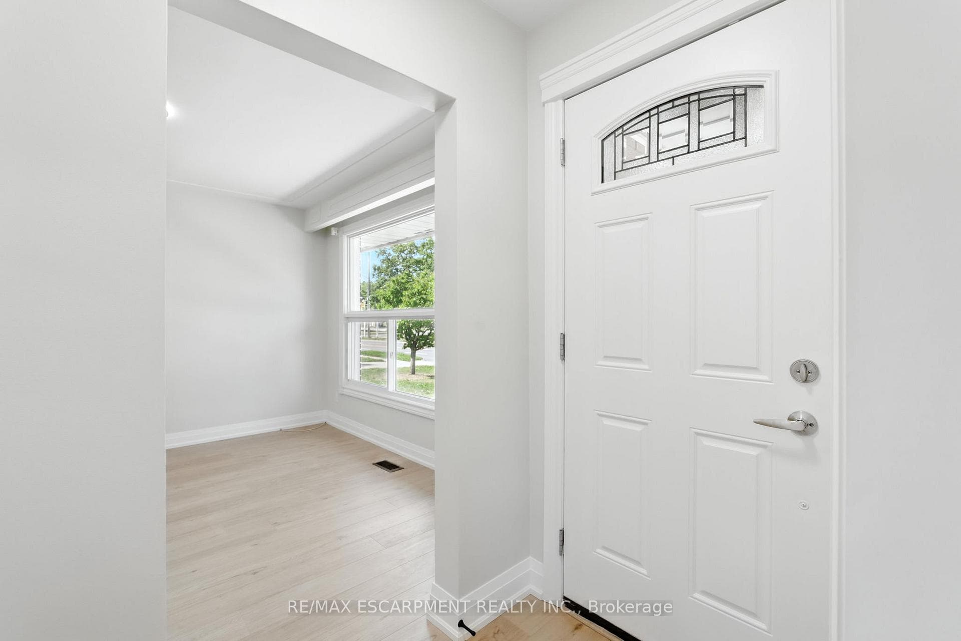 929 Upper Ottawa Street photo 3