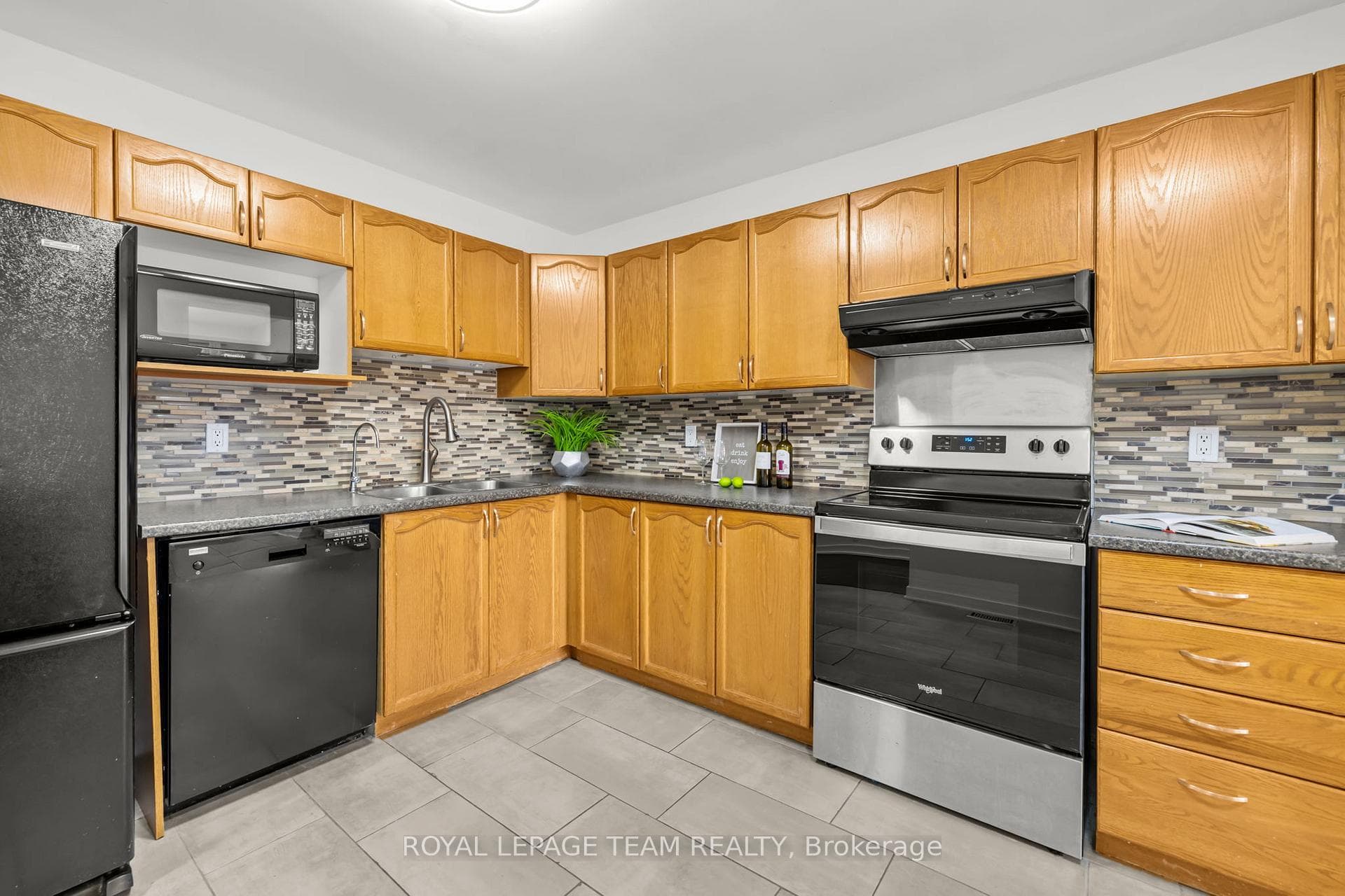 91 WINNEGREEN Court photo 12
